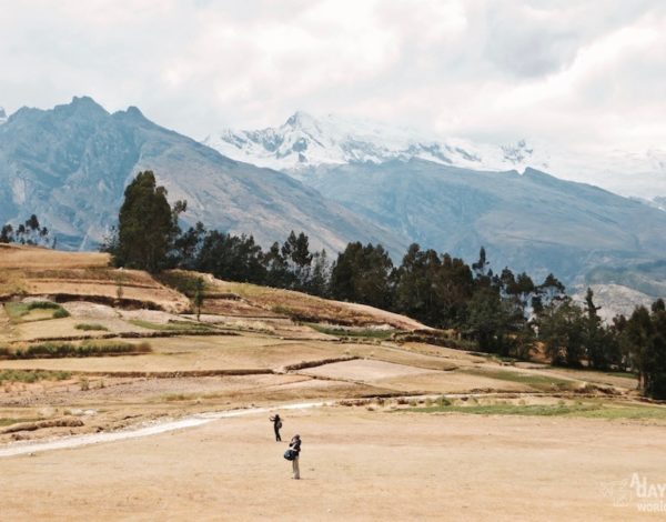 Huascaran dans la Cordillère des Andes Pérou